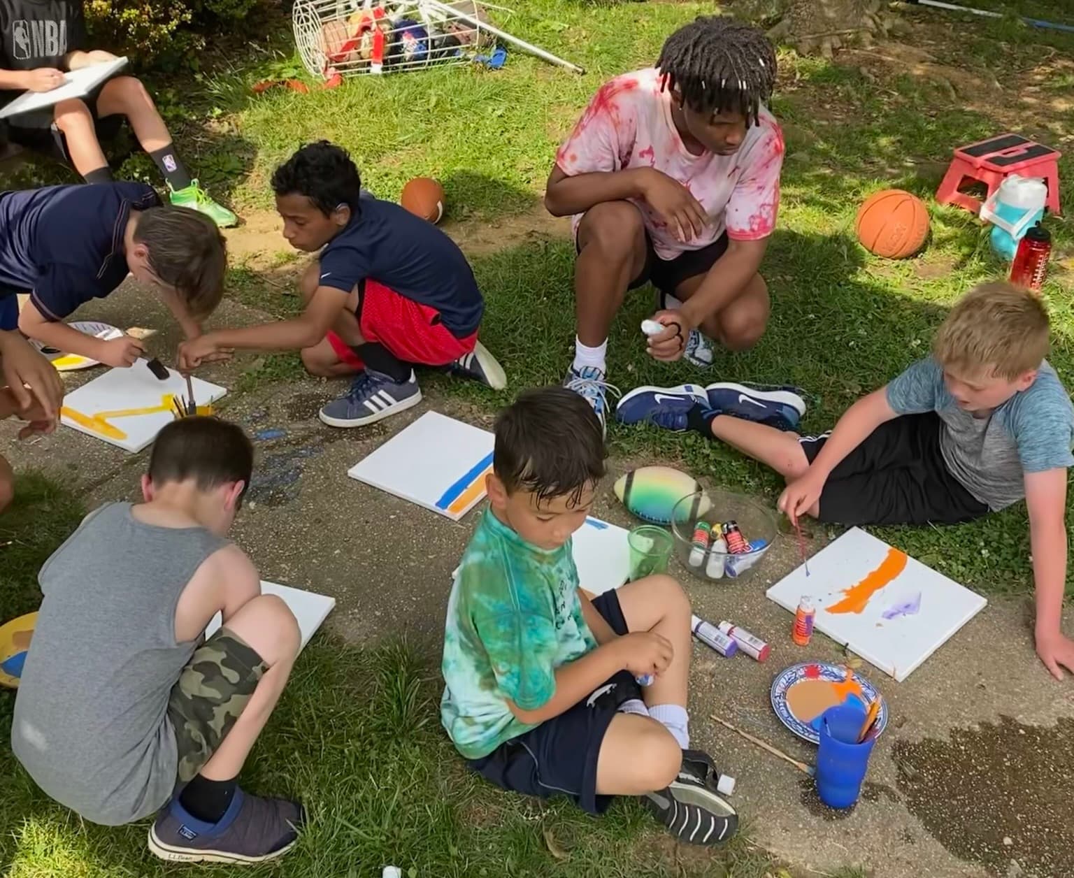 Camp Sarraka campers doing arts and crafts